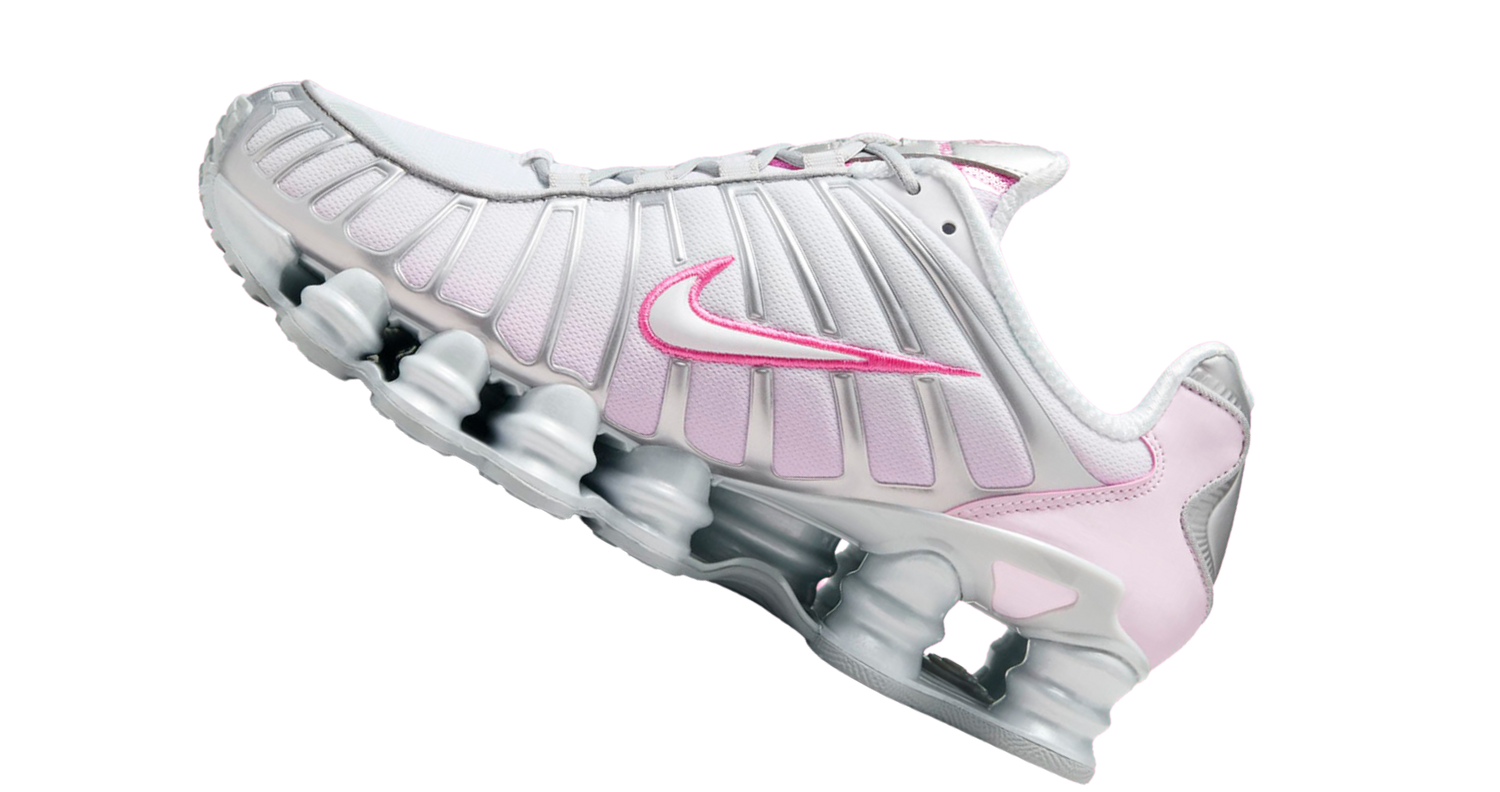 Nikes Metallic Platinum Pink Foam Ein frisches auffalliges Design