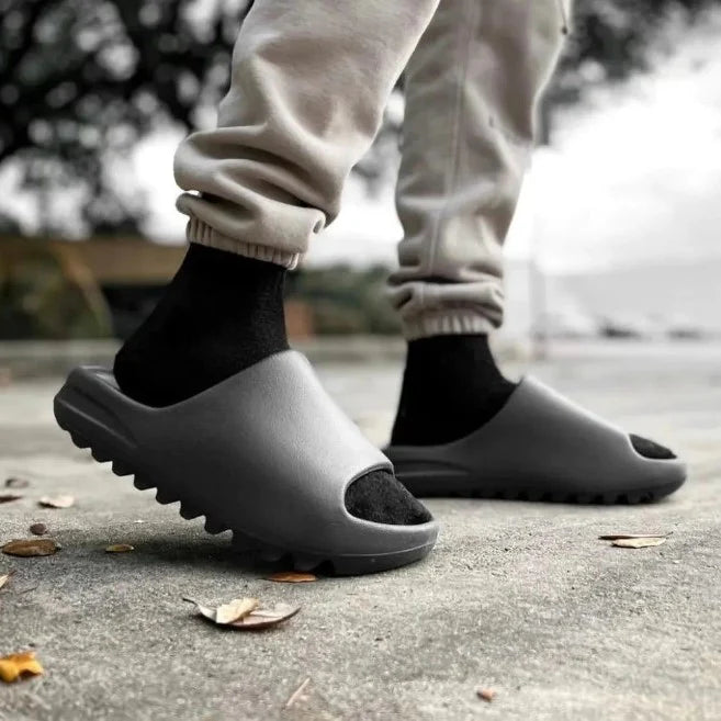 adidas Yeezy Slide Dark Onyx - Sneakerhype