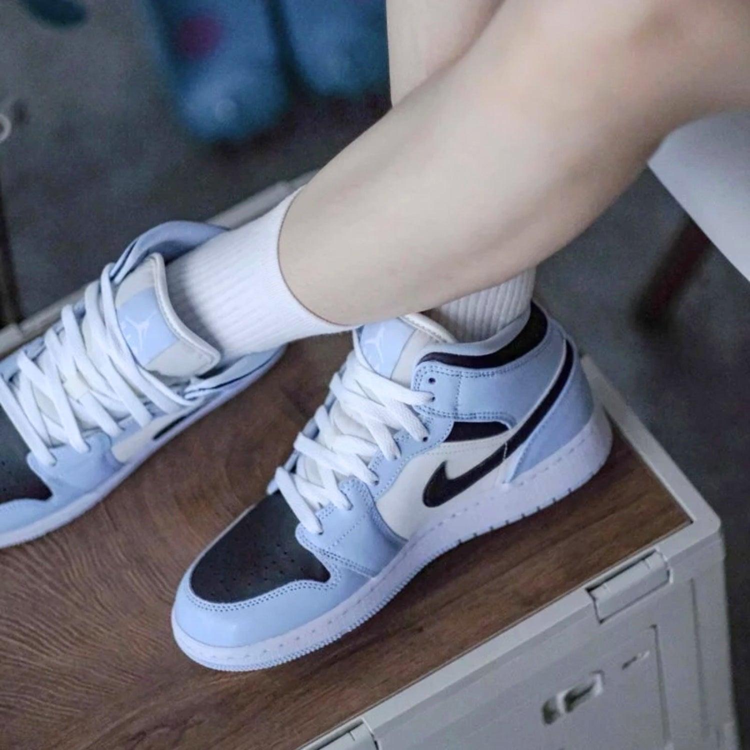 Jordan 1 Mid 'Ice Blue' (GS) - Sneakerhype