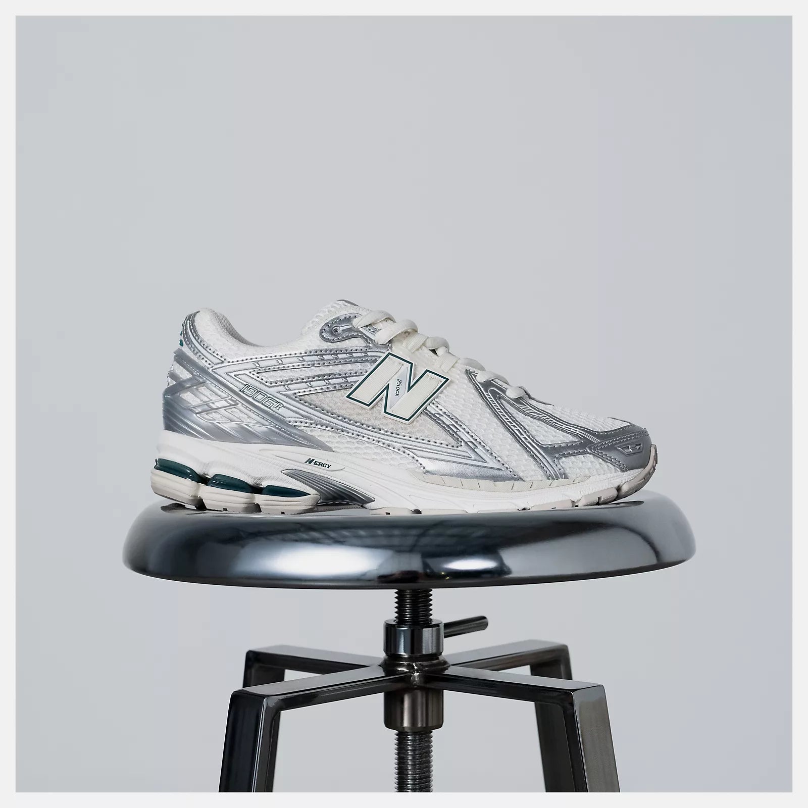 New Balance 1906R Silver Metallic Sea Salt