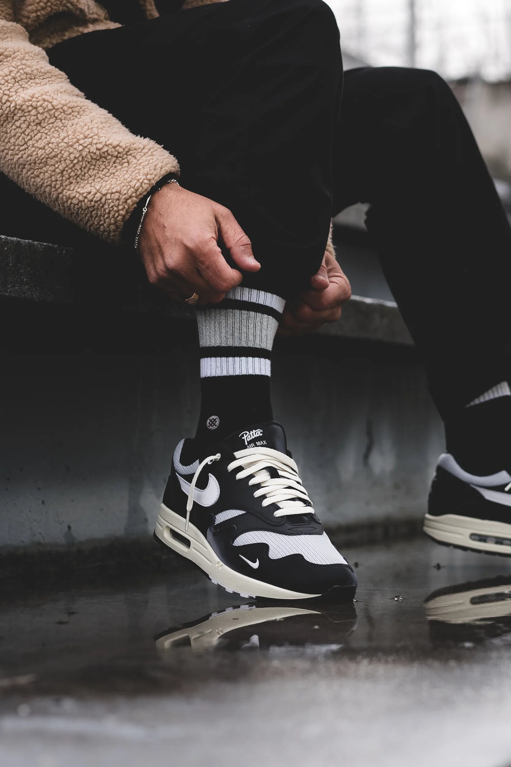 Nike Air Max 1 Patta Waves Black (With Bracelet) - Sneakerhype