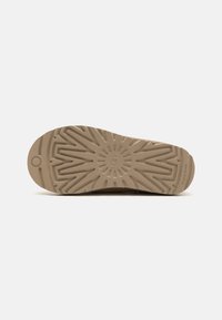 UGG Tasman Slipper Mustard Seed (W)