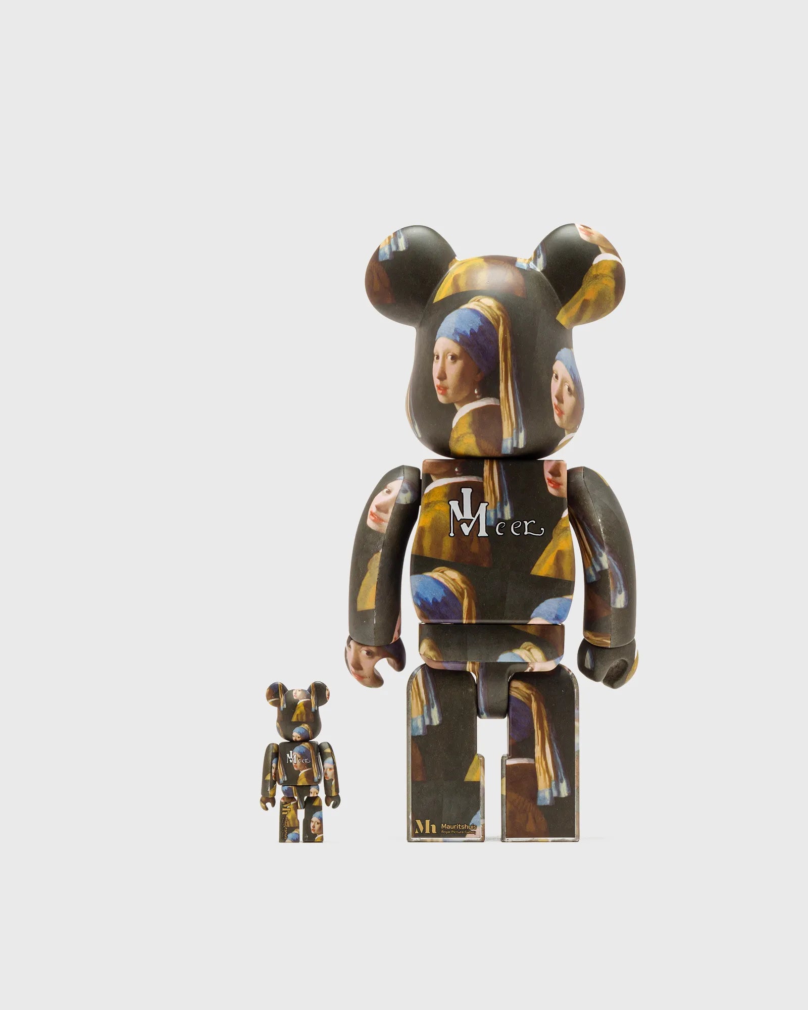 400% & 100% Bearbrick set - Girl with a Pearl Earring by Johannes Verm