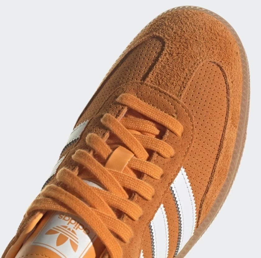 Ad*s samba og orange rush gum