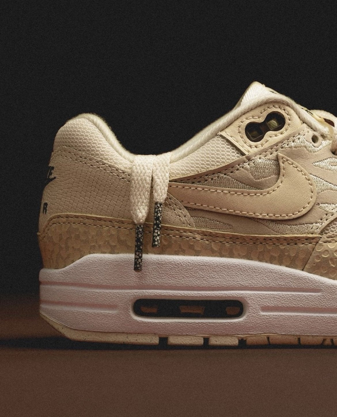 Nike Air Max 1 '87 WMNS 'Coconut Milk'