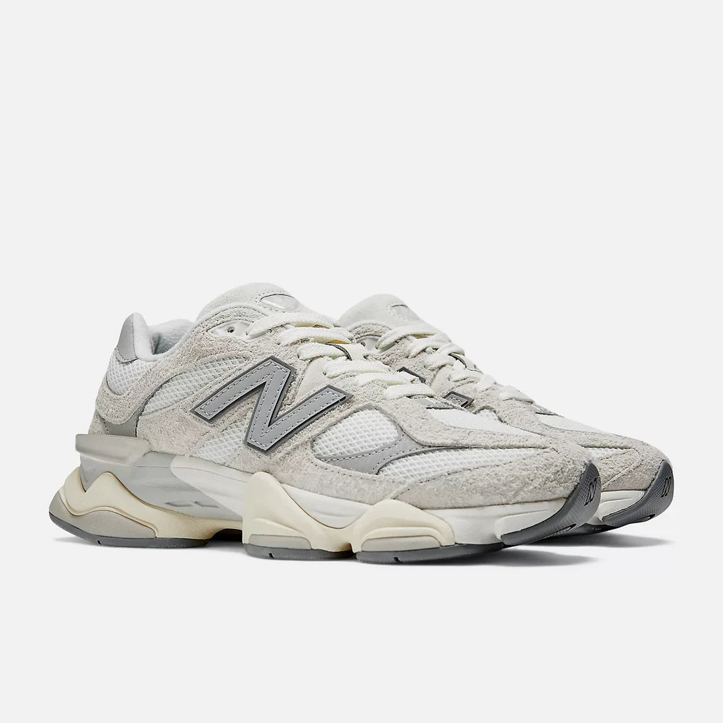 New Balance 9060 Moonbeam Sea Salt