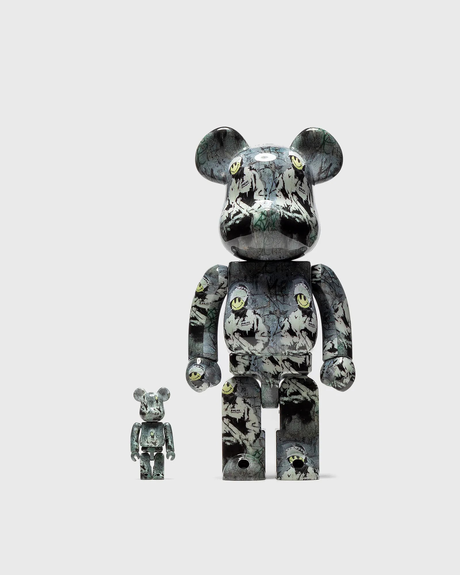 400% & 100% Bearbrick set - Riot Cop (Brandalism x Banksy)