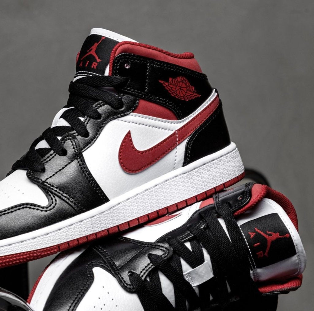 Air Jordan 1 'Mid Metallic Red'