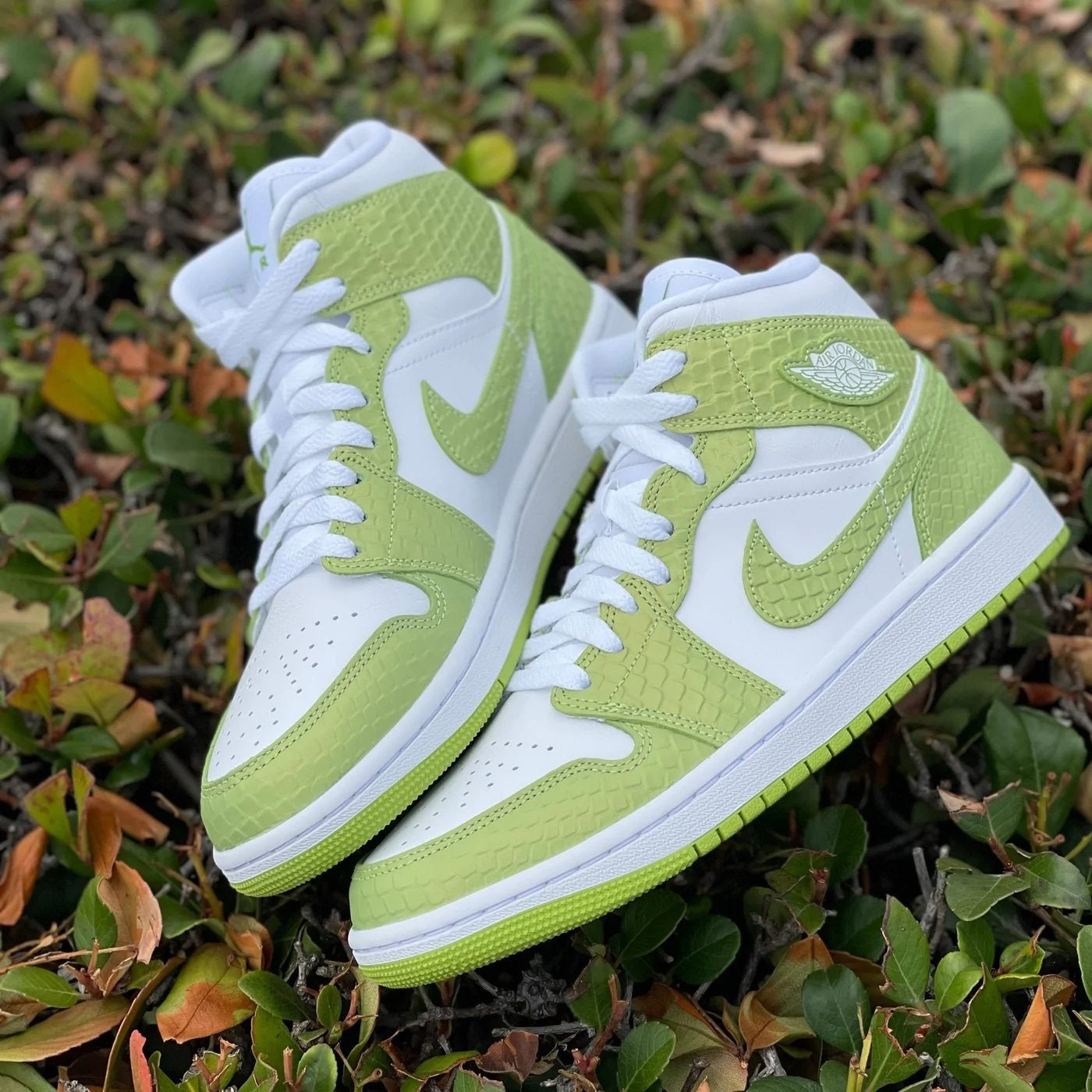 Air Jordan 1 Mid 'Green Python' (W)