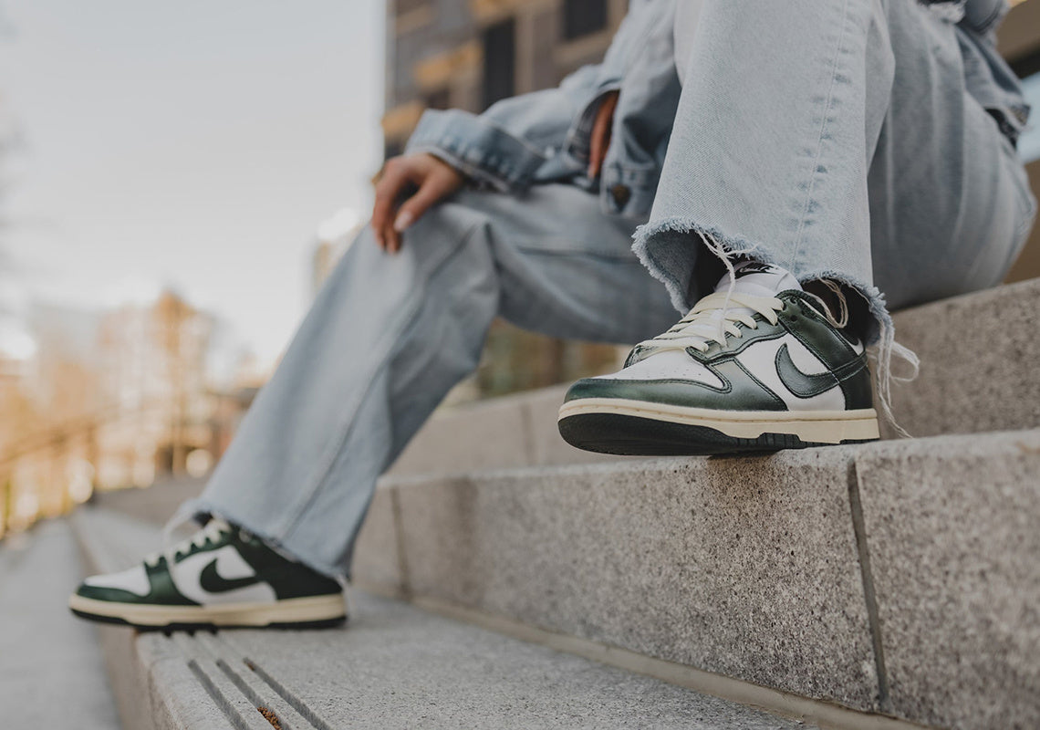 Nike Dunk Low Vintage Green (W)