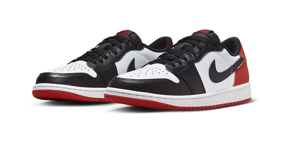 Jordan 1 Retro Low OG Black Toe (2023)