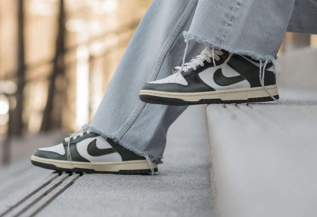 Nike Dunk Low Vintage Green (W)