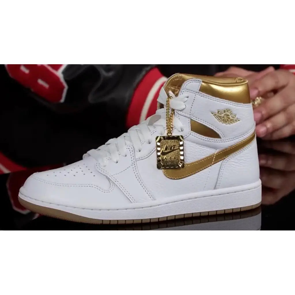 Jordan 1 High OG Metallic Gold (W)