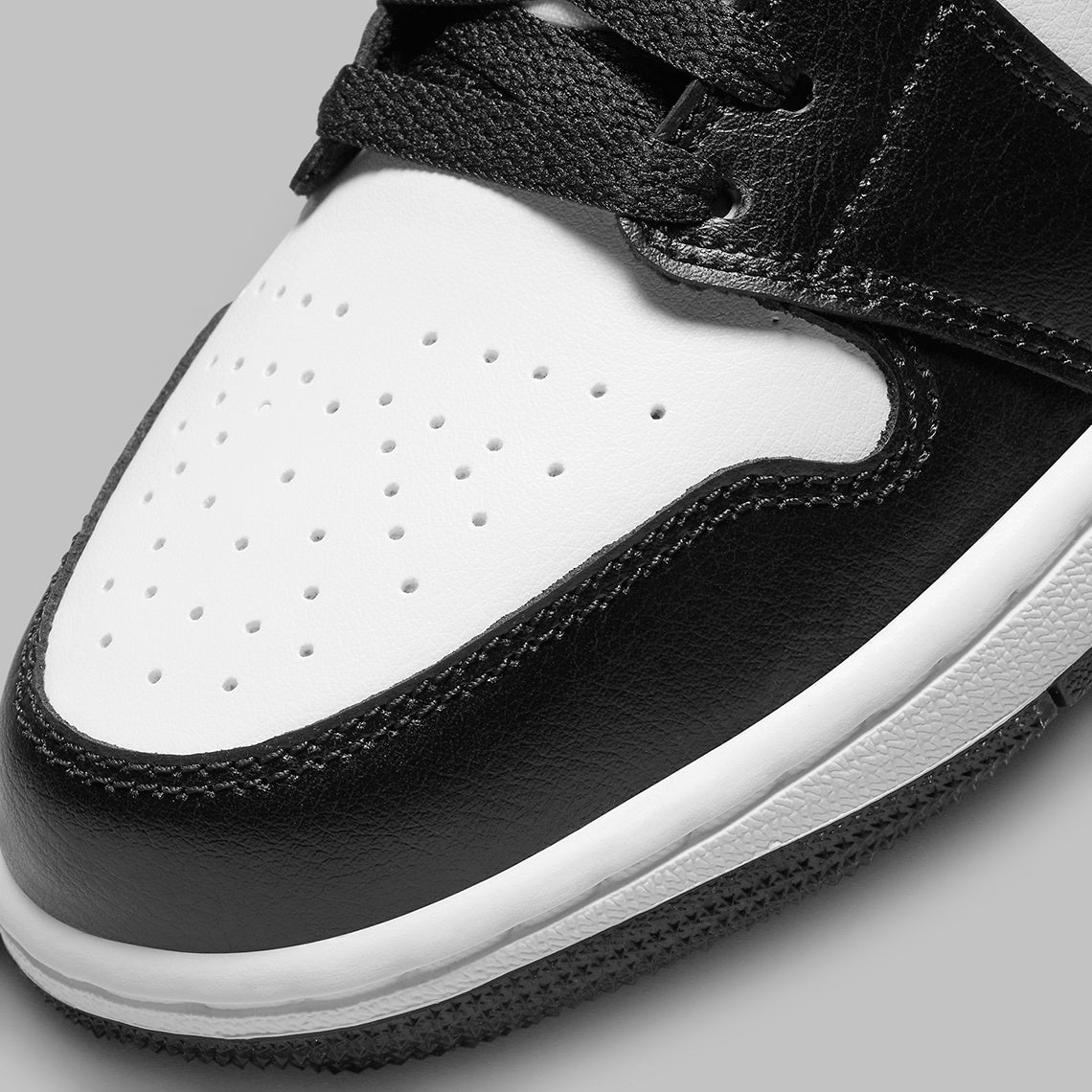 Jordan 1 Low 'Panda' (W) - Sneakerhype