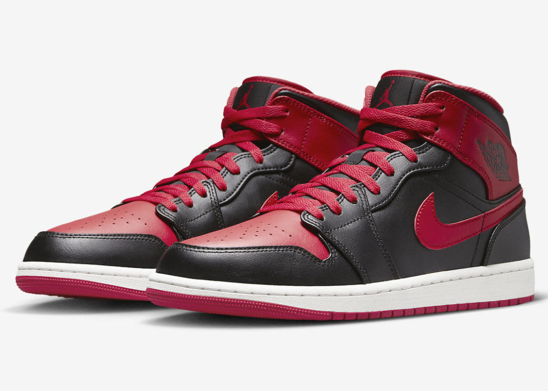 Jordan 1 Mid 'Alternate Bred' - Sneakerhype