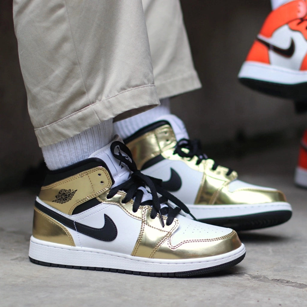 Jordan 1 Mid Metallic Gold Black White (GS)