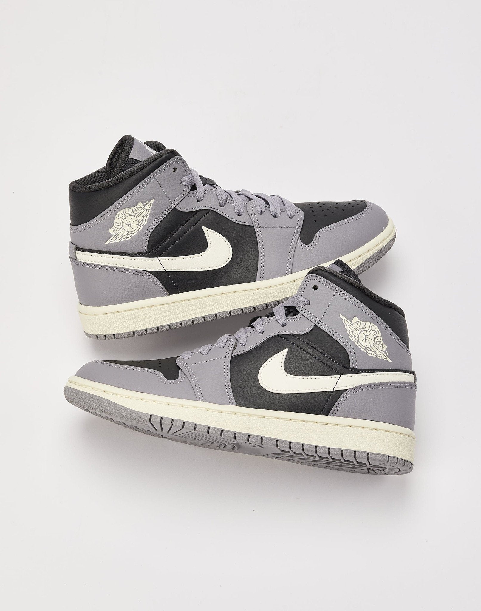 Jordan 1 Mid WMNS 'Cement Grey' - Sneakerhype