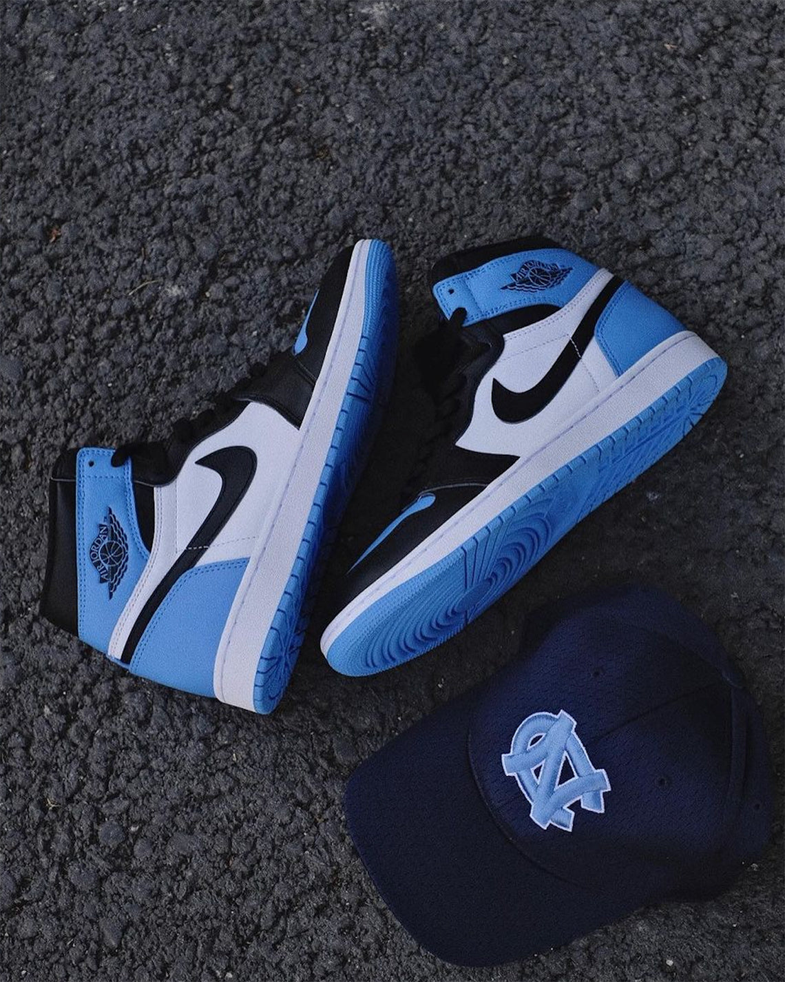 Jordan 1 Retro High OG UNC Toe (GS) - Sneakerhype