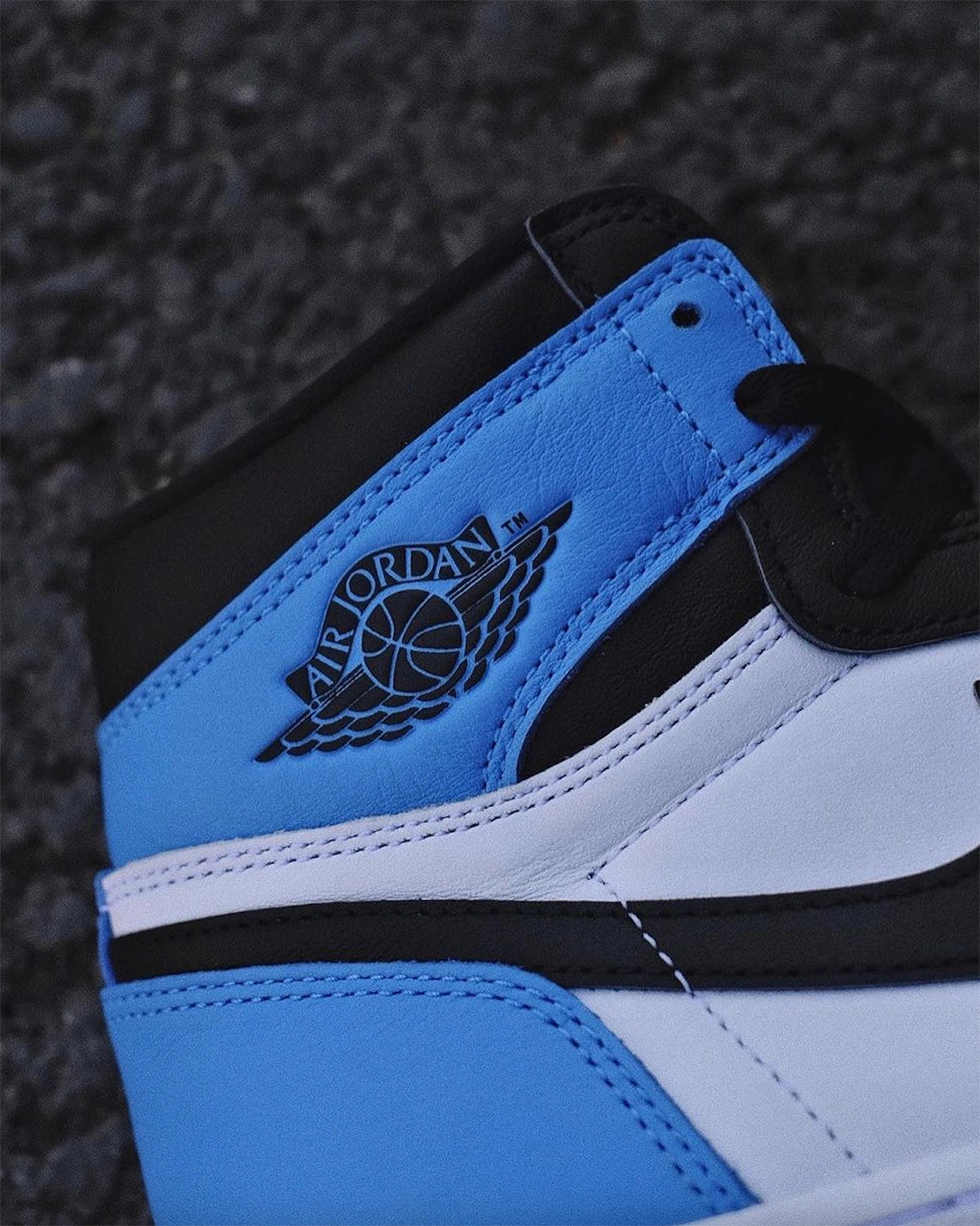 Jordan 1 Retro High OG UNC Toe (GS) - Sneakerhype