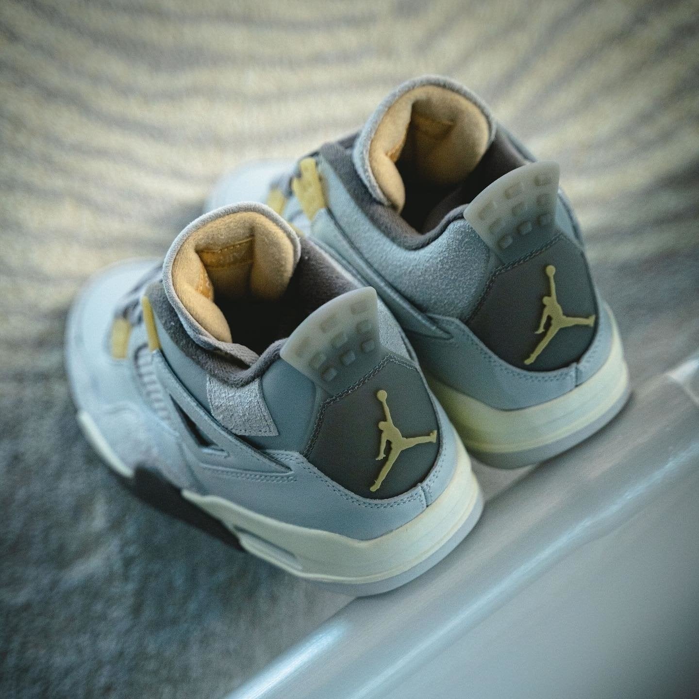 Jordan 4 SE 'Craft Photon Dust' - Sneakerhype