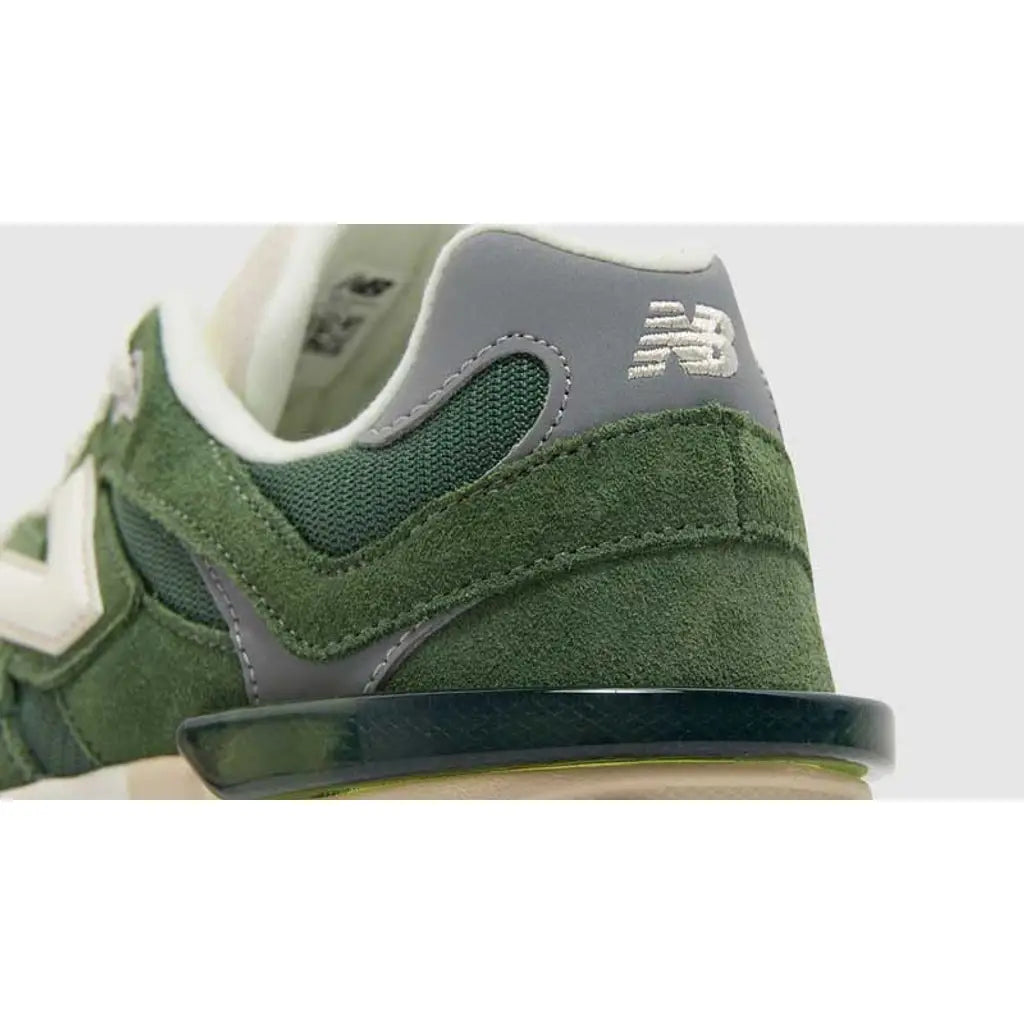 New Balance 9060 Green Suede - Sneakerhype